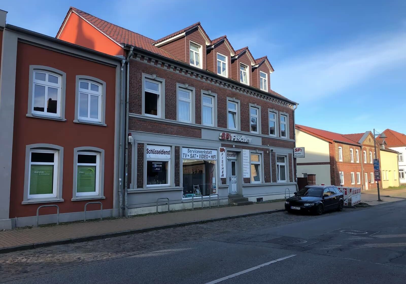 Elektrogeraete_Reparatur_Neukloster